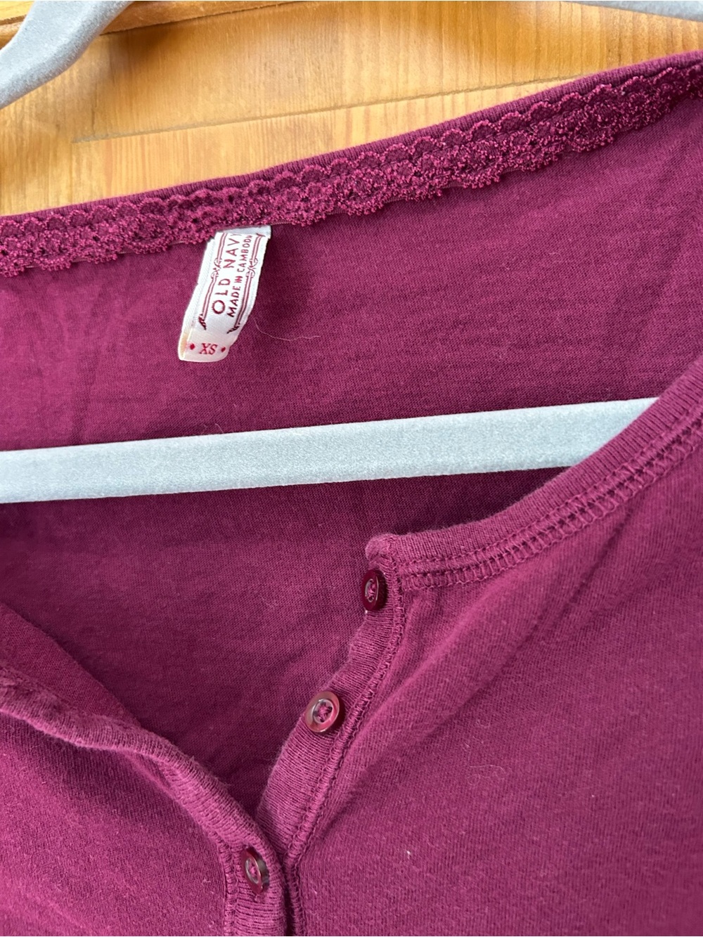 Women's 2000s Button Henley Top in Plum - Picture 2 of 3